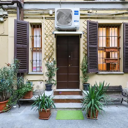 아파트 Modern House Navigli